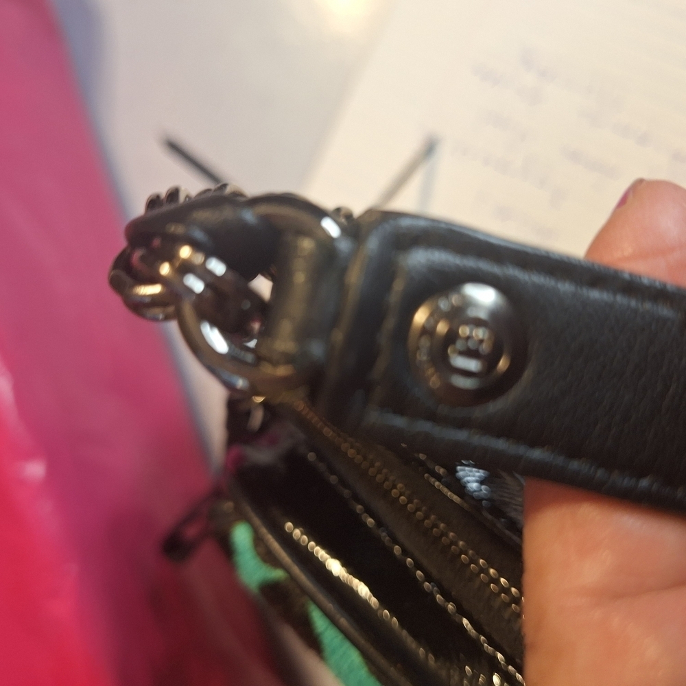 Eric Javits Black and Green Crossbody Bag - Picture 6 of 12